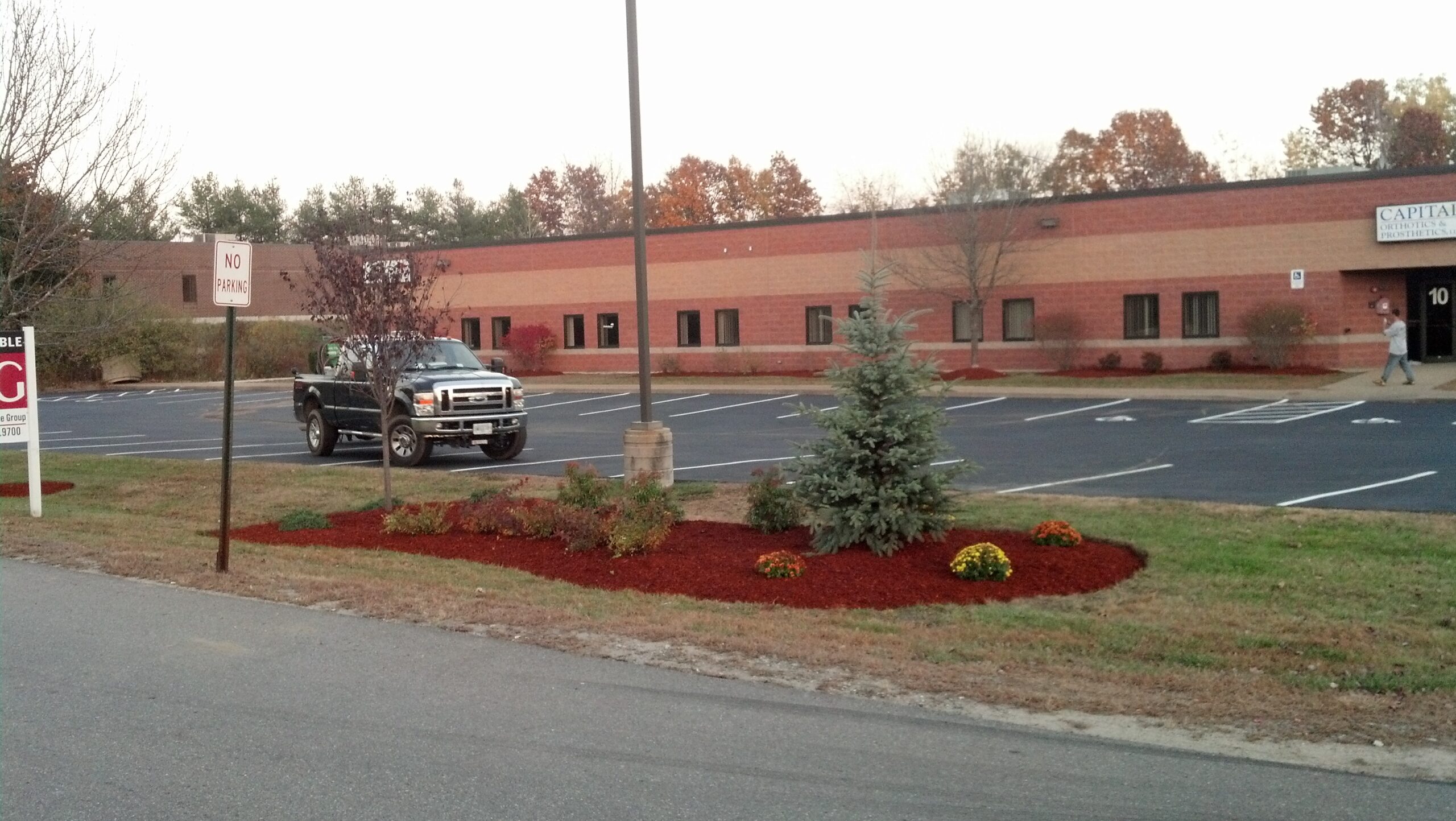 Commercial mulch delivery